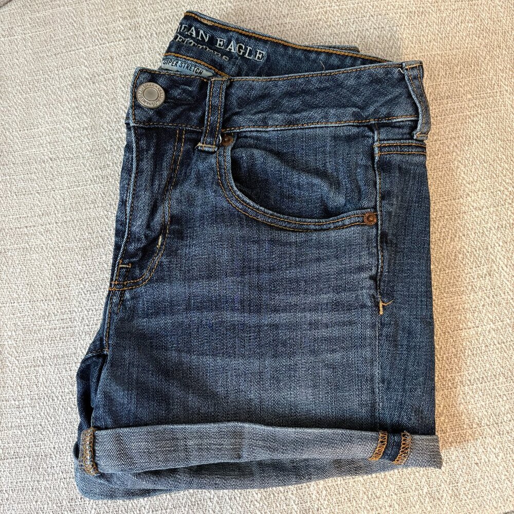 American Eagle Midi Jean Shorts (Size 6)